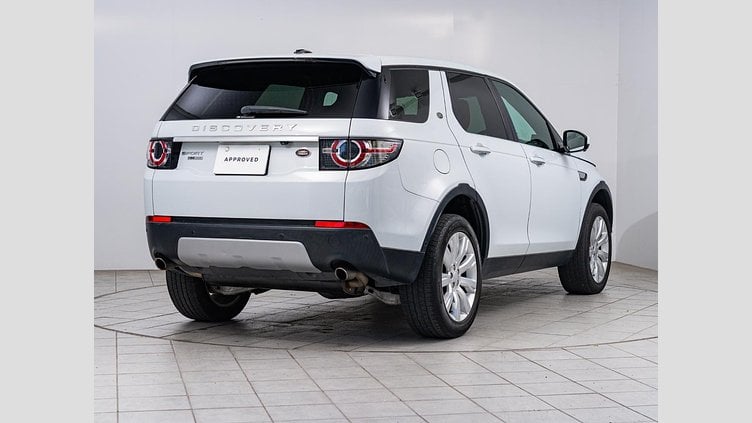 2015 認定中古車 Land Rover Discovery Sport Yulong White 2.0 litre Si4 Petrol HSEラグジュアリー