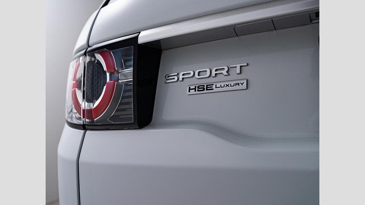 2015 認定中古車 Land Rover Discovery Sport Yulong White 2.0 litre Si4 Petrol HSEラグジュアリー