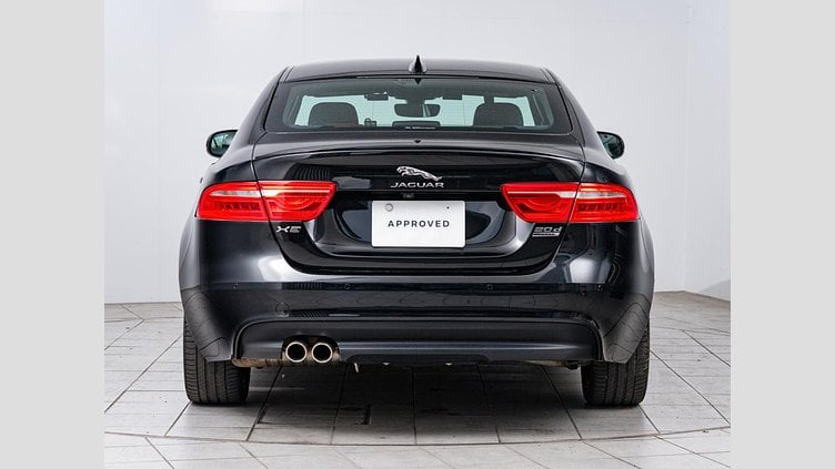 2020 認定中古車 Jaguar XE Santorini Black 2.0 litre i4D Diesel ランドマークエディション