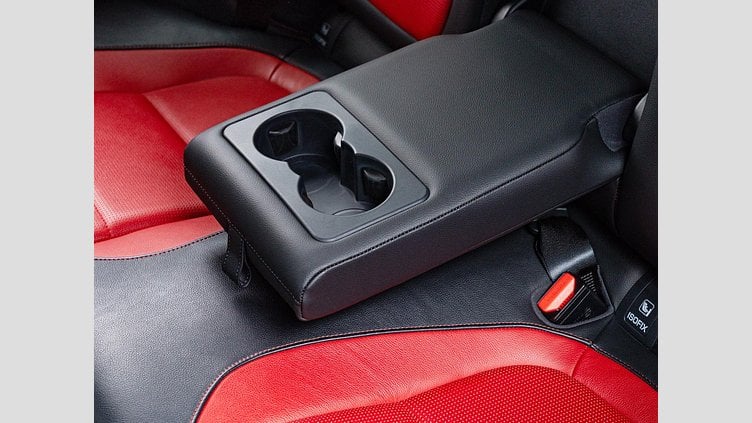 2020 認定中古車 Jaguar XE Santorini Black 2.0 litre i4D Diesel ランドマークエディション