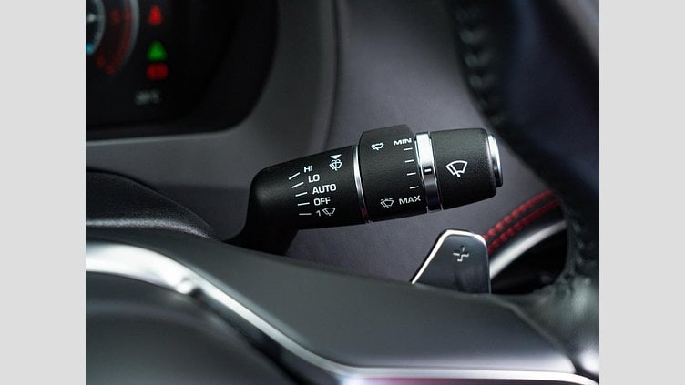 2020 認定中古車 Jaguar XE Santorini Black 2.0 litre i4D Diesel ランドマークエディション