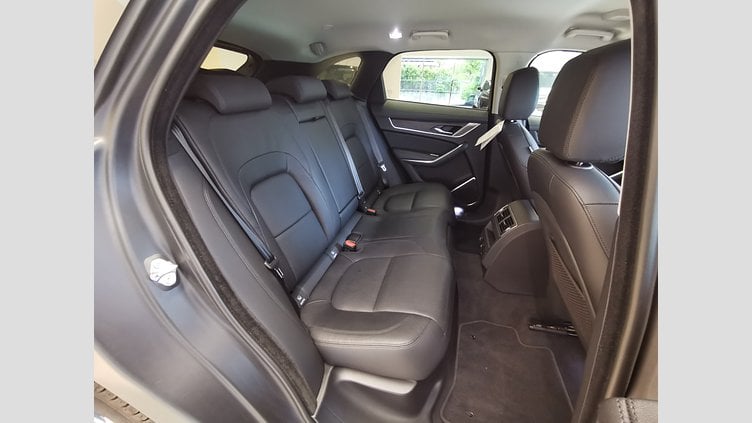 2021 認定中古車 Jaguar F-Pace アイガーグレイ P250 AWD（オートマチック） S