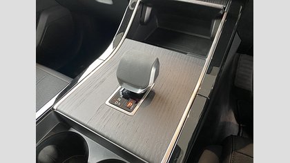 Range Rover Velar 17