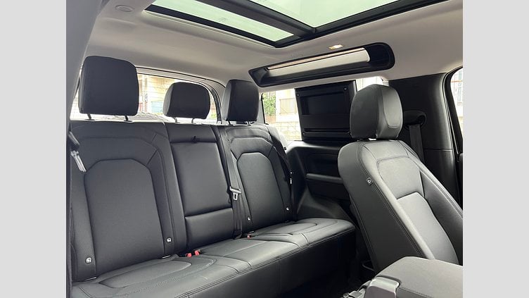 2023 認定中古車 Land Rover Defender 90 サントリーニブラック P300 AWD（AT） SE