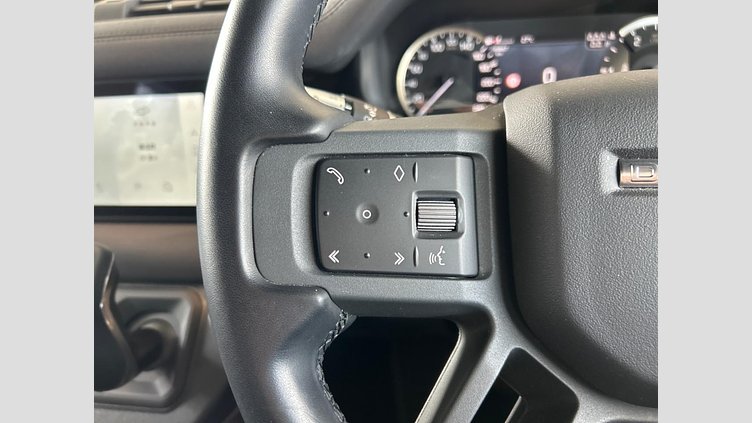 2022 認定中古車 Land Rover Defender 110 サントリーニブラック D300 AWD（AT） OO BLACK EDITION