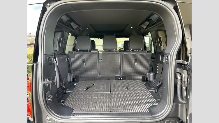 2022 認定中古車 Land Rover Defender 110 サントリーニブラック D300 AWD（AT） OO BLACK EDITION
