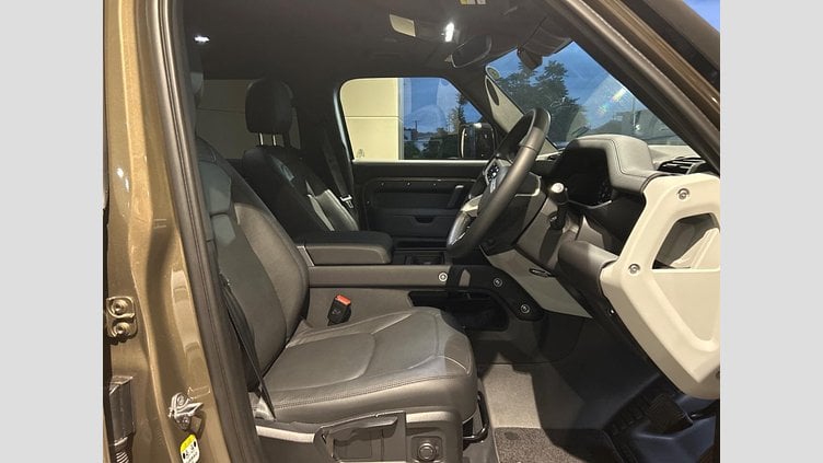 2024 認定中古車 Land Rover Defender 110 ゴンドワナストーン D300 AWD（AT） S