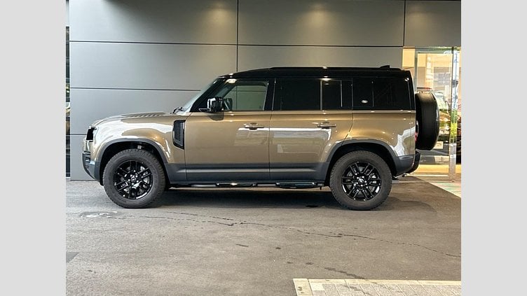 2024 認定中古車 Land Rover Defender 110 ゴンドワナストーン D300 AWD（AT） S