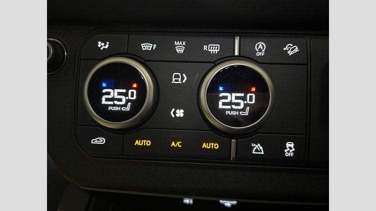 2024 認定中古車 Land Rover Defender 110 ゴンドワナストーン D300 AWD（AT） S
