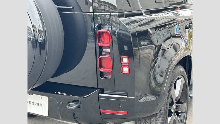 2024 認定中古車 Land Rover Defender 110 サントリーニブラック D300 AWD（AT） X-DYNAMIC HSE