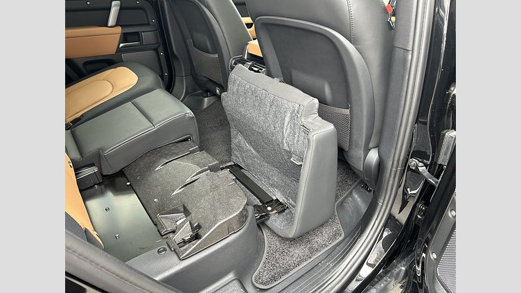 2024 認定中古車 Land Rover Defender 110 サントリーニブラック D300 AWD（AT） X-DYNAMIC HSE