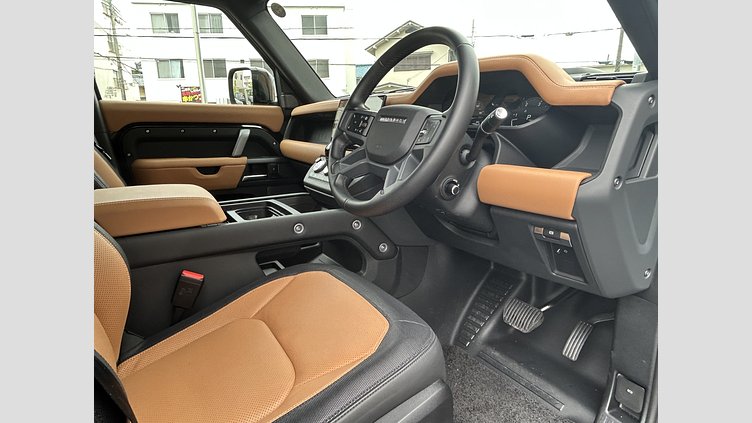 2024 認定中古車 Land Rover Defender 110 サントリーニブラック D300 AWD（AT） X-DYNAMIC HSE