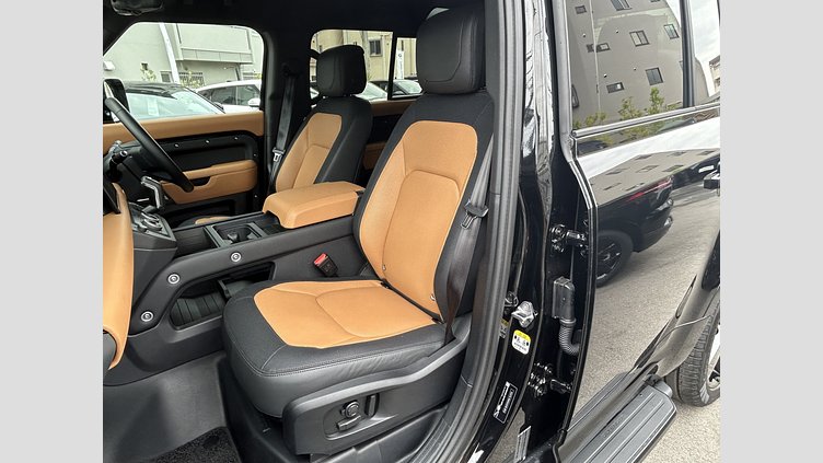 2024 認定中古車 Land Rover Defender 110 サントリーニブラック D300 AWD（AT） X-DYNAMIC HSE