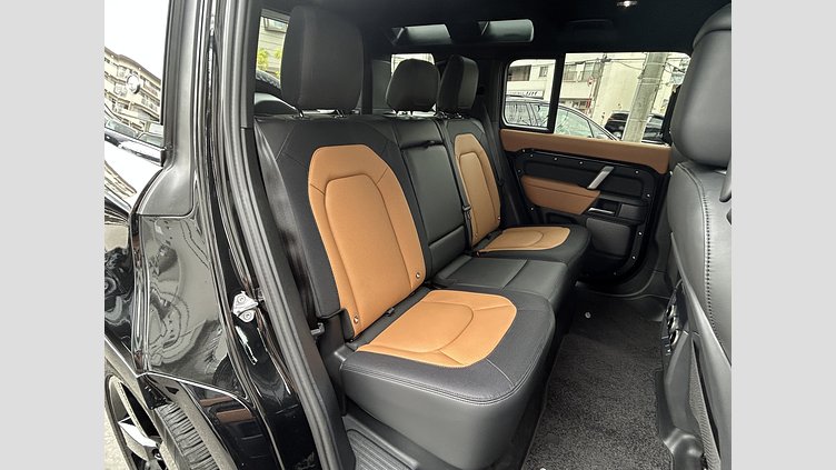 2024 認定中古車 Land Rover Defender 110 サントリーニブラック D300 AWD（AT） X-DYNAMIC HSE