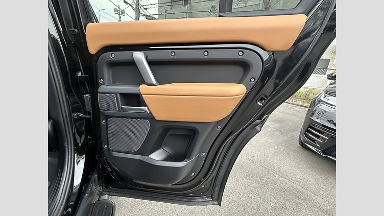 2024 認定中古車 Land Rover Defender 110 サントリーニブラック D300 AWD（AT） X-DYNAMIC HSE