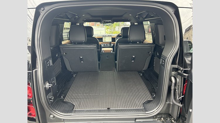 2024 認定中古車 Land Rover Defender 110 サントリーニブラック D300 AWD（AT） X-DYNAMIC HSE
