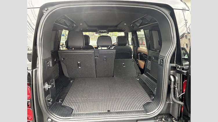 2024 認定中古車 Land Rover Defender 110 サントリーニブラック D300 AWD（AT） X-DYNAMIC HSE