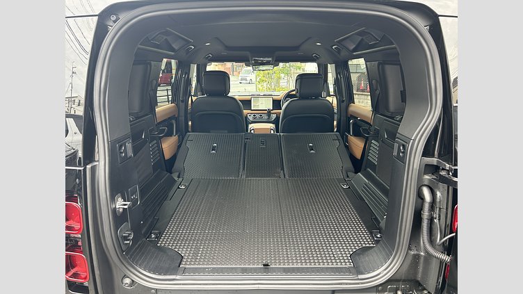 2024 認定中古車 Land Rover Defender 110 サントリーニブラック D300 AWD（AT） X-DYNAMIC HSE