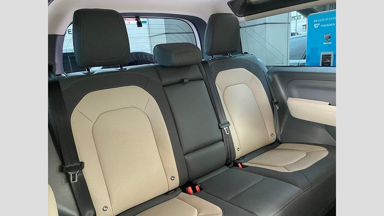 2023 認定中古車 Land Rover Defender 90 ユーロンホワイト P300 AWD（AT） X-DYNAMIC SE