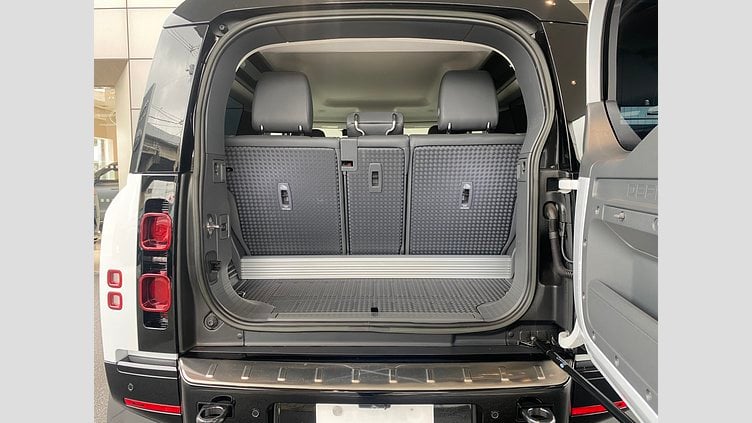 2023 認定中古車 Land Rover Defender 90 ユーロンホワイト P300 AWD（AT） X-DYNAMIC SE