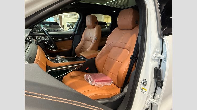 2023 認定中古車 Jaguar F-Pace フジホワイト P250 AWD（オートマチック） R-DYNAMIC BLACK