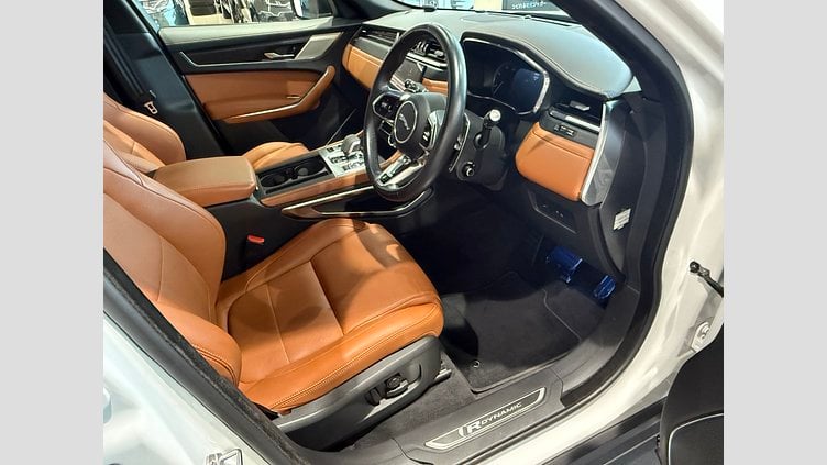 2023 認定中古車 Jaguar F-Pace フジホワイト P250 AWD（オートマチック） R-DYNAMIC BLACK