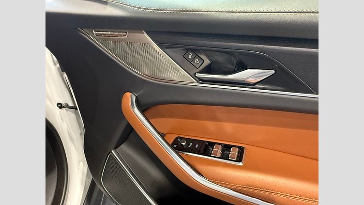 2023 認定中古車 Jaguar F-Pace フジホワイト P250 AWD（オートマチック） R-DYNAMIC BLACK