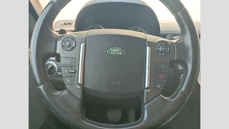 2012 JAZDENÉ VOZIDLÁ Land Rover Discovery Indus Silver 4x4 3.0 SDV6 HSE