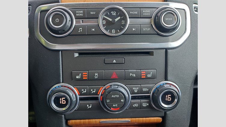 2012 JAZDENÉ VOZIDLÁ Land Rover Discovery Indus Silver 4x4 3.0 SDV6 HSE