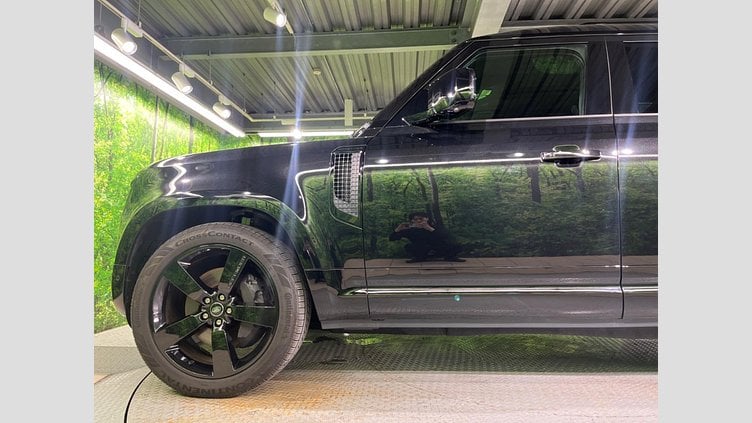 2023 認定中古車 Land Rover Defender 110 サントリーニブラック D300 AWD（AT） X-DYNAMIC HSE