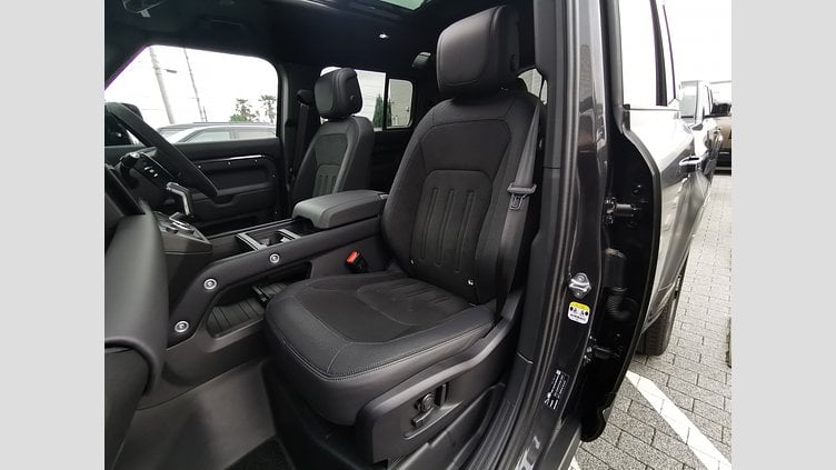 2024 認定中古車 Land Rover Defender 110 サントリーニブラック P525 AWD (AT) V8