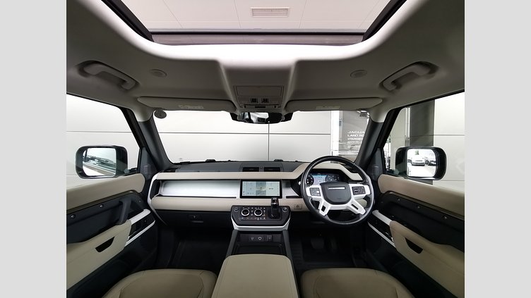 2021 認定中古車 Land Rover Defender 110 ゴンドワナストーン D300 AWD（AT） S