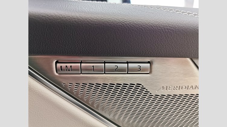 2024 認定中古車 Jaguar F-Pace カルパチアングレイ D204 AWD（オートマチック）MHEV R-DYNAMIC SE