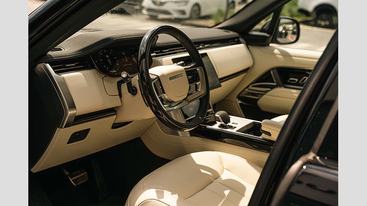 2025 JAZDENÉ VOZIDLÁ Land Rover Range Rover Santorini Black 4x4 3.0D MHEV D300 HSE AWD A/T