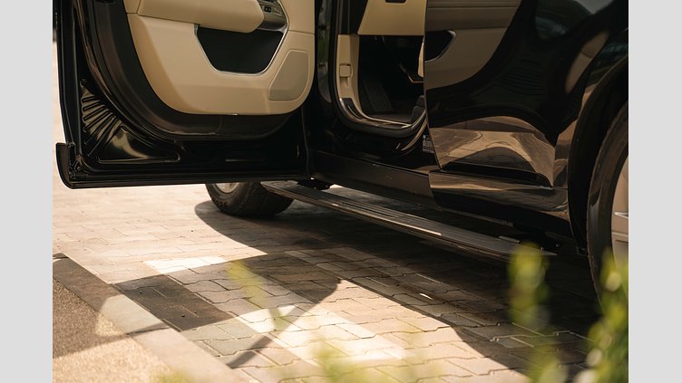 2025 JAZDENÉ VOZIDLÁ Land Rover Range Rover Santorini Black 4x4 3.0D MHEV D300 HSE AWD A/T