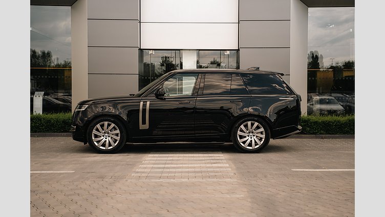 2025 JAZDENÉ VOZIDLÁ Land Rover Range Rover Santorini Black 4x4 3.0D MHEV D300 HSE AWD A/T
