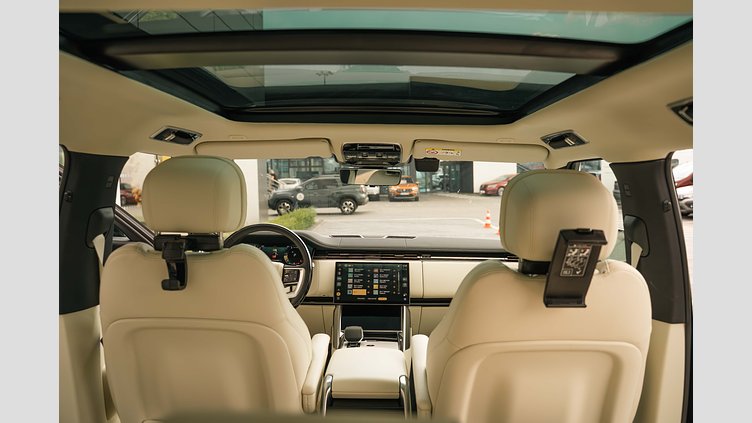 2025 JAZDENÉ VOZIDLÁ Land Rover Range Rover Santorini Black 4x4 3.0D MHEV D300 HSE AWD A/T