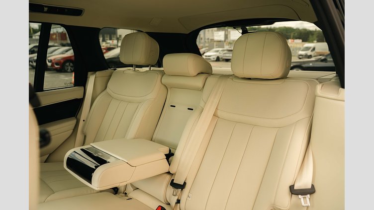2025 JAZDENÉ VOZIDLÁ Land Rover Range Rover Santorini Black 4x4 3.0D MHEV D300 HSE AWD A/T