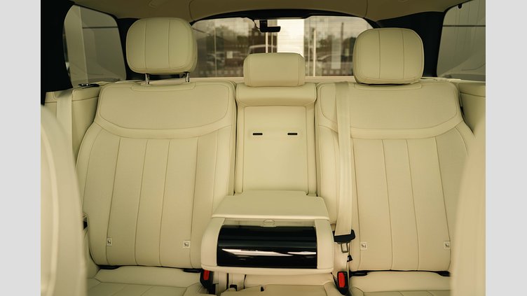 2025 JAZDENÉ VOZIDLÁ Land Rover Range Rover Santorini Black 4x4 3.0D MHEV D300 HSE AWD A/T