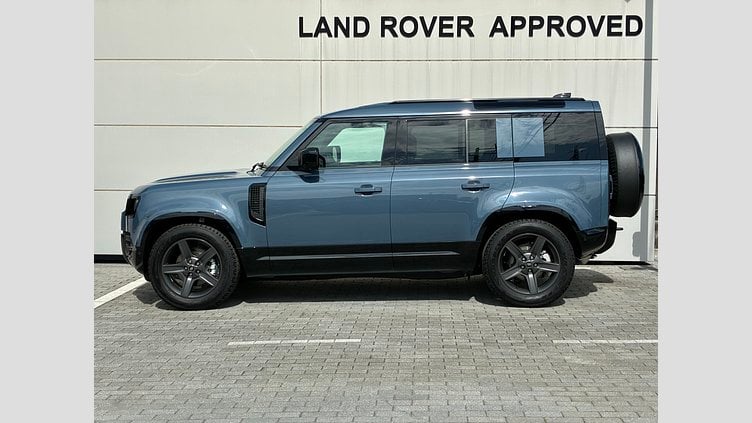 2025 認定中古車 Land Rover Defender 110 タスマンブルー P300 ガソリン X-Dynamic SE