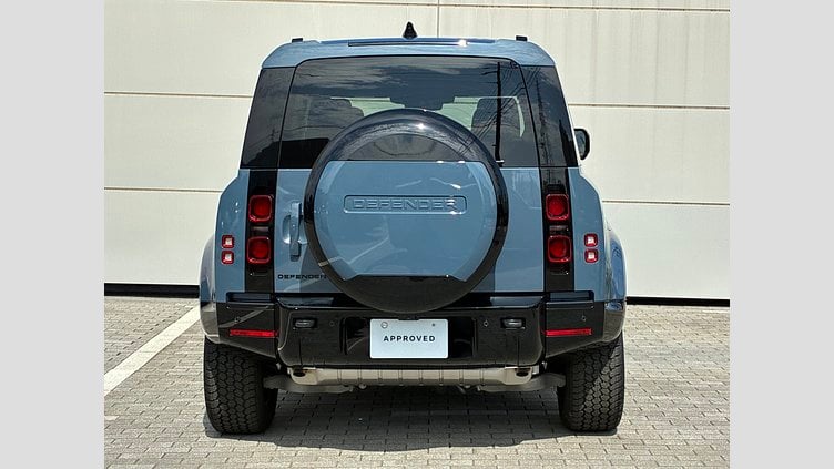 2025 認定中古車 Land Rover Defender 110 タスマンブルー P300 ガソリン X-Dynamic SE