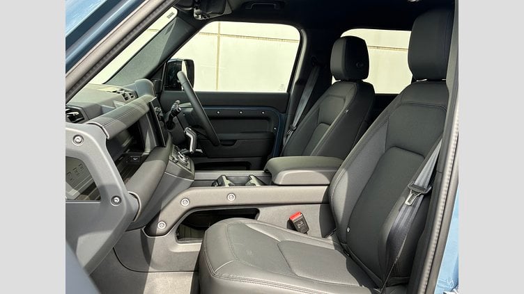 2025 認定中古車 Land Rover Defender 110 タスマンブルー P300 ガソリン X-Dynamic SE
