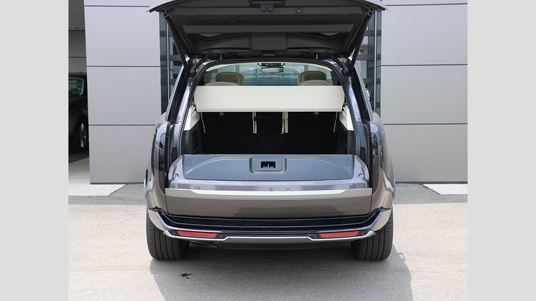 2024 認定中古車 Land Rover Range Rover シャラントグレイ D300 AWD MHEV（AT） スタンダードホイールベース Autobiography