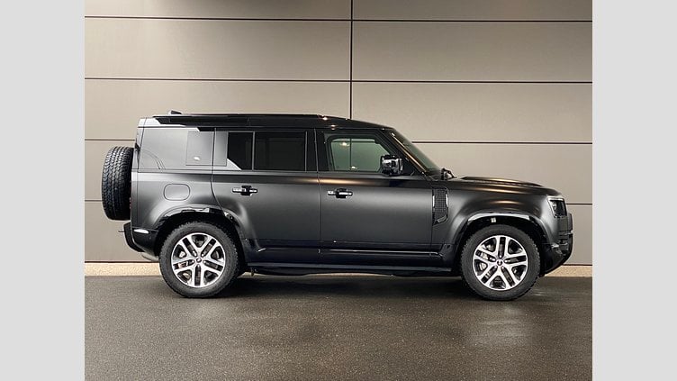 2023 認定中古車 Land Rover Defender 110 Santorini Black D300 AWD（AT） X-DYNAMIC SE