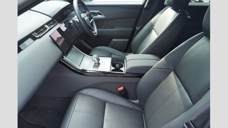 2025 認定中古車 Land Rover Range Rover Velar オストゥーニパールホワイト P400eプラグインハイブリッド（ガソリン） スタンダードホイールベース Dynamic SE