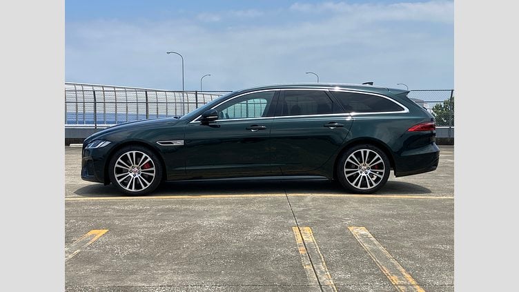2022 認定中古車 Jaguar XF ブリティッシュレーシンググリーン P250 RWD（オートマチック） SPORTBRAKE R-DYNAMIC SE