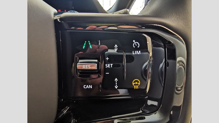 2024 認定中古車 Land Rover Range Rover Evoque トライベッカブルー P250（ガソリン） スタンダードホイールベース DYNAMIC HSE