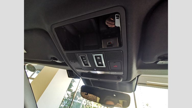 2024 認定中古車 Land Rover Range Rover Evoque トライベッカブルー P250（ガソリン） スタンダードホイールベース DYNAMIC HSE