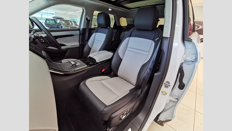 2024 認定中古車 Land Rover Range Rover Evoque フジホワイト P250（ガソリン） スタンダードホイールベース DYNAMIC HSE