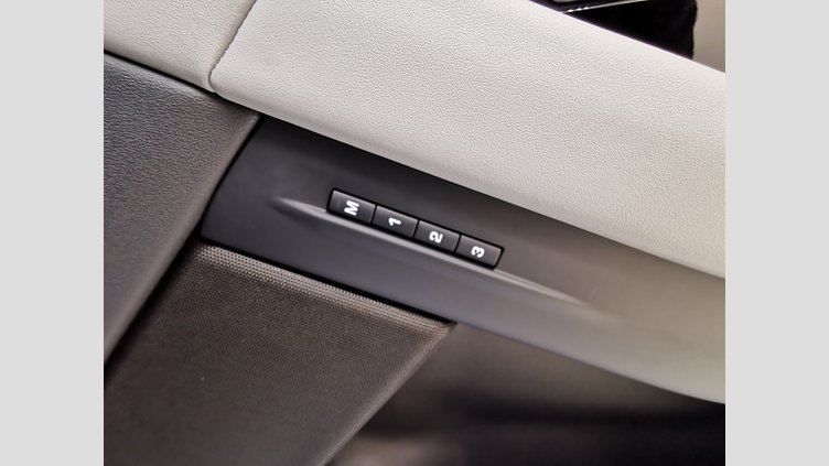 2024 認定中古車 Land Rover Range Rover Evoque フジホワイト P250（ガソリン） スタンダードホイールベース DYNAMIC HSE